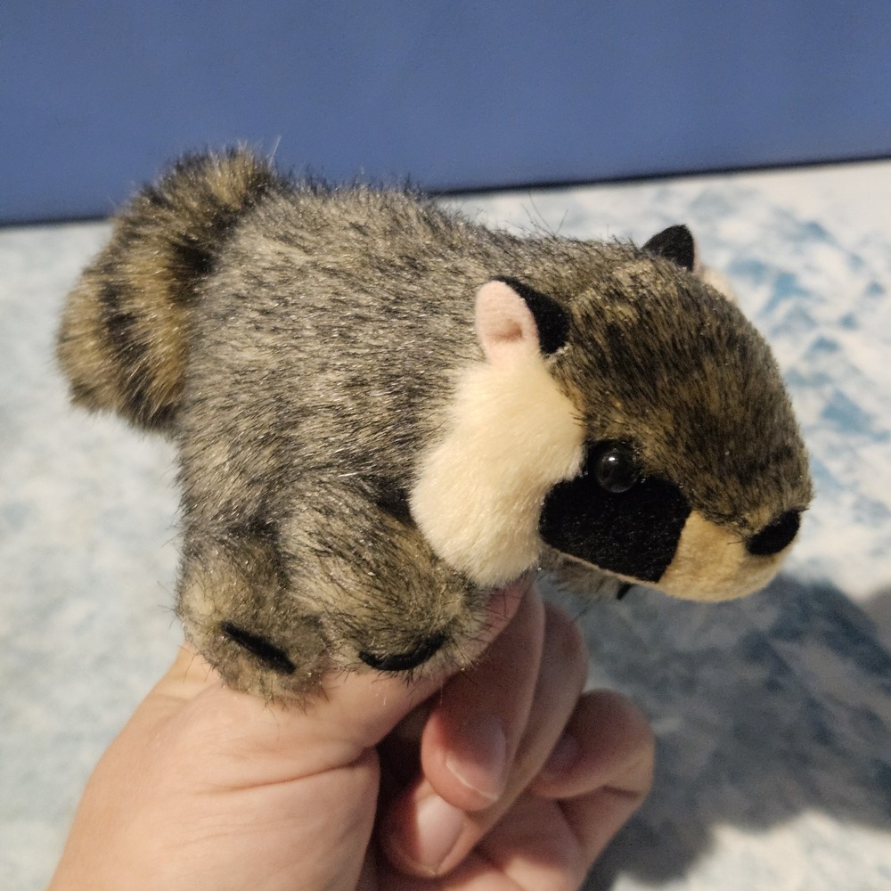 Folkmanis Raccoon Finger Puppet Plush 4"‎ 17-YM-016 - Picture 6 of 9